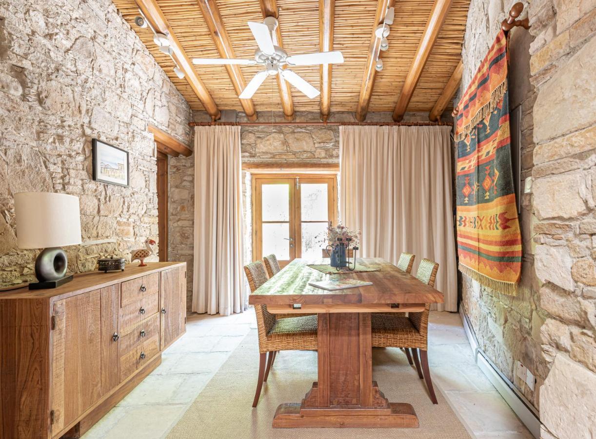 The Carob Tree Villa - Rustic Luxury Home With Access To Pool And Restaurant Larnaca Exterior foto